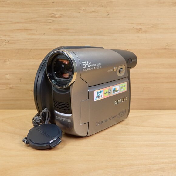 Samsung VP-DC171Wi DVD Camcorder, 34x optical Zoom - Picture 2 of 11